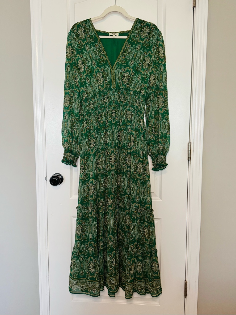 Max Studio Green Paisley V-Neck Long Sleeve Maxi Dress